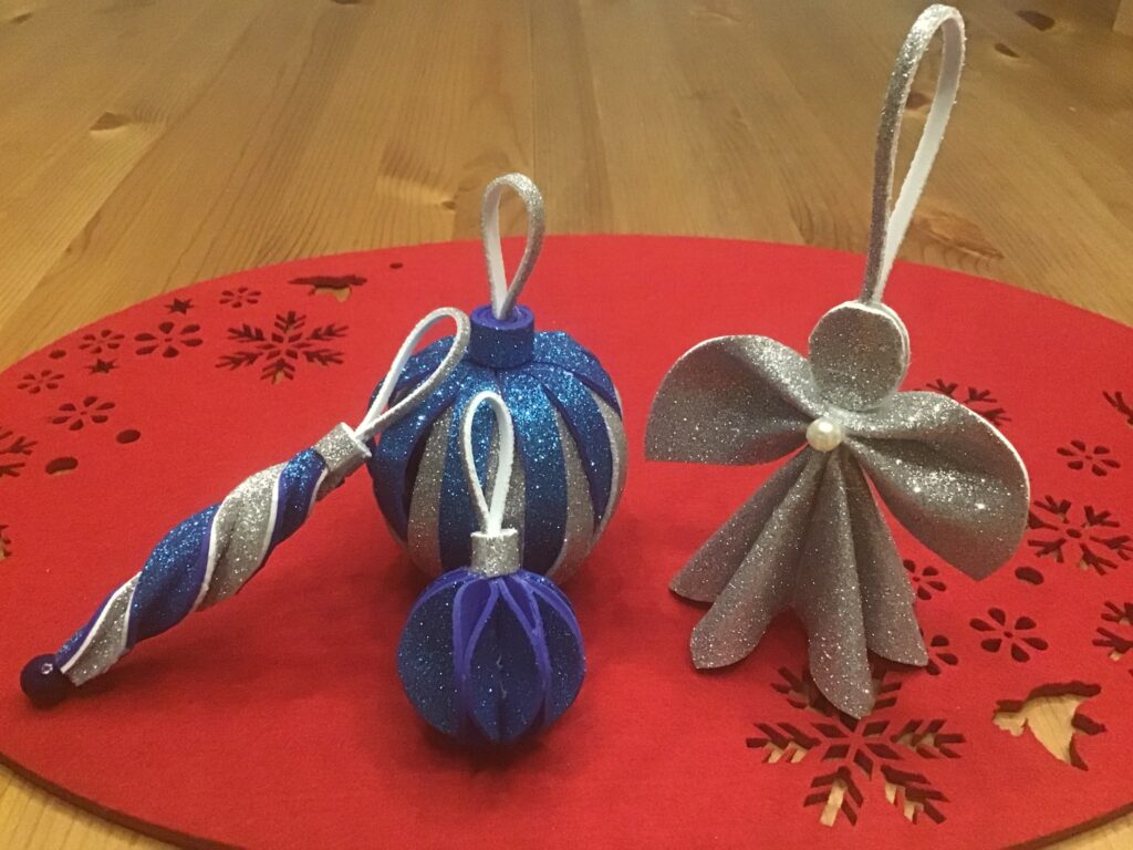 Juletræspynt i blå og sølv
