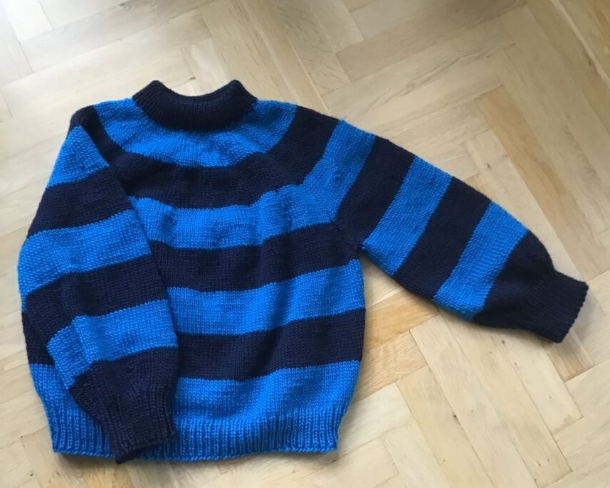 Enkel stribet sweater